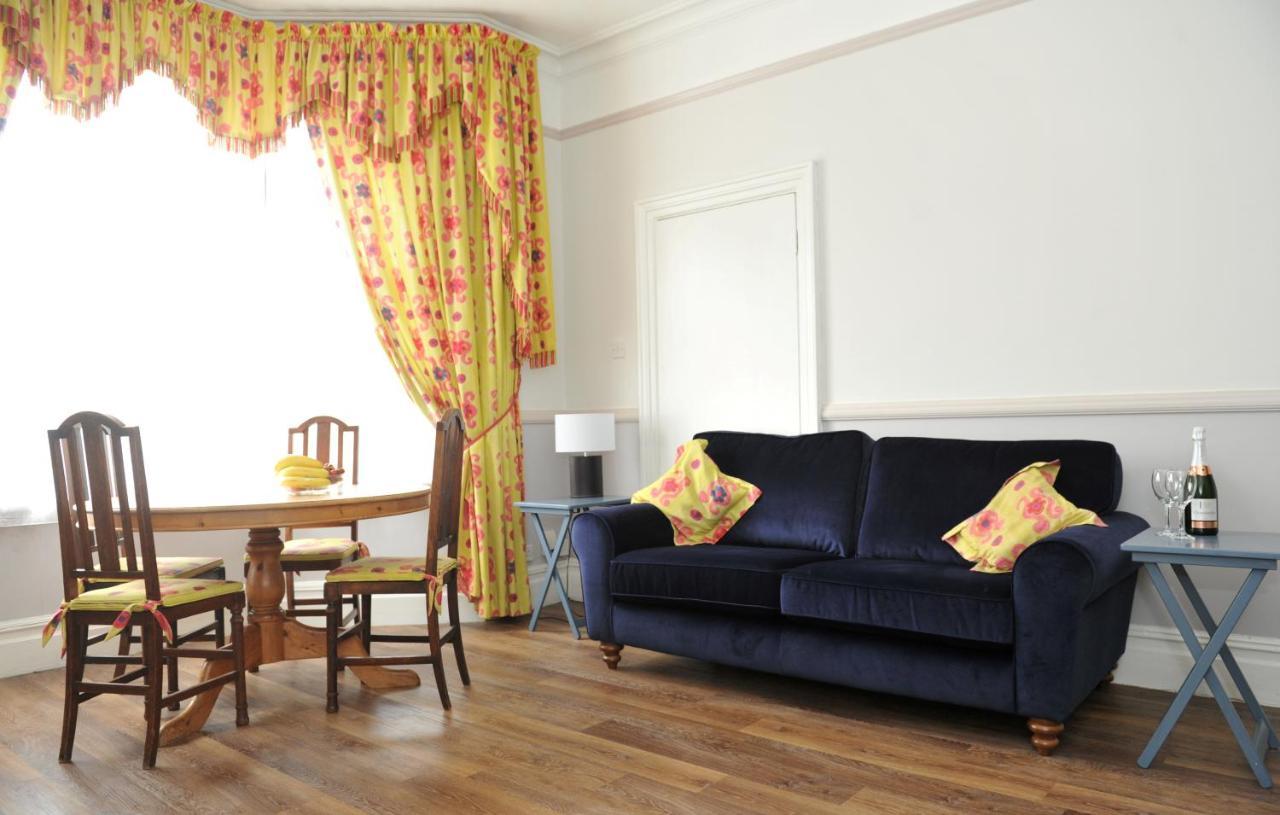 Beechurst Serviced Apartments 첼튼엄 외부 사진