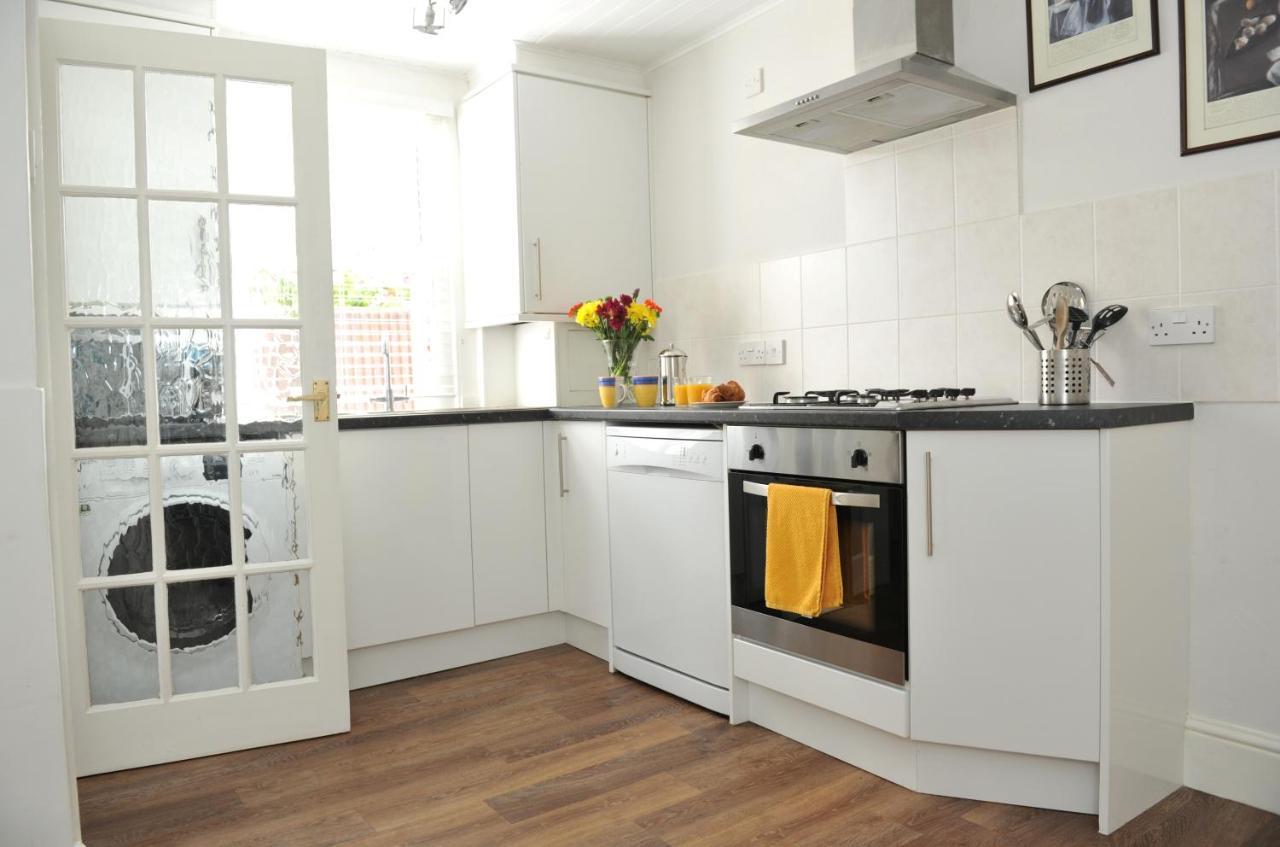 Beechurst Serviced Apartments 첼튼엄 외부 사진
