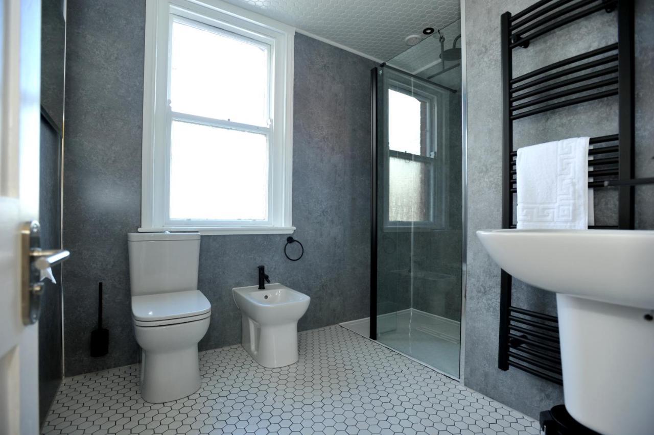 Beechurst Serviced Apartments 첼튼엄 외부 사진