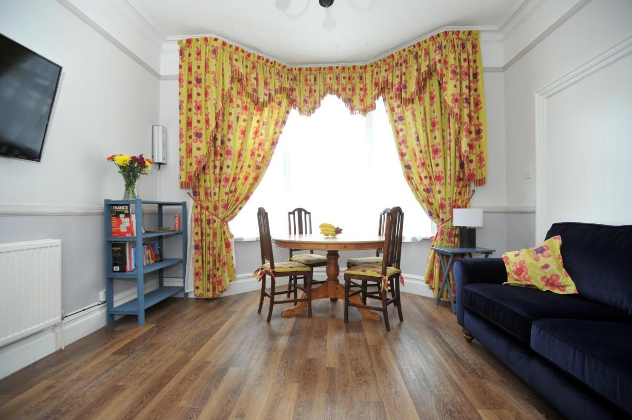 Beechurst Serviced Apartments 첼튼엄 외부 사진