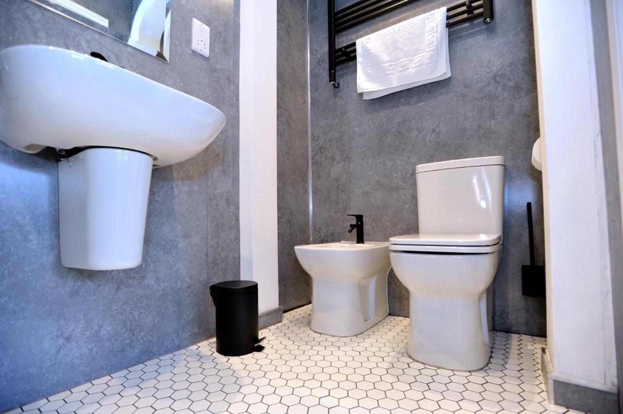 Beechurst Serviced Apartments 첼튼엄 외부 사진