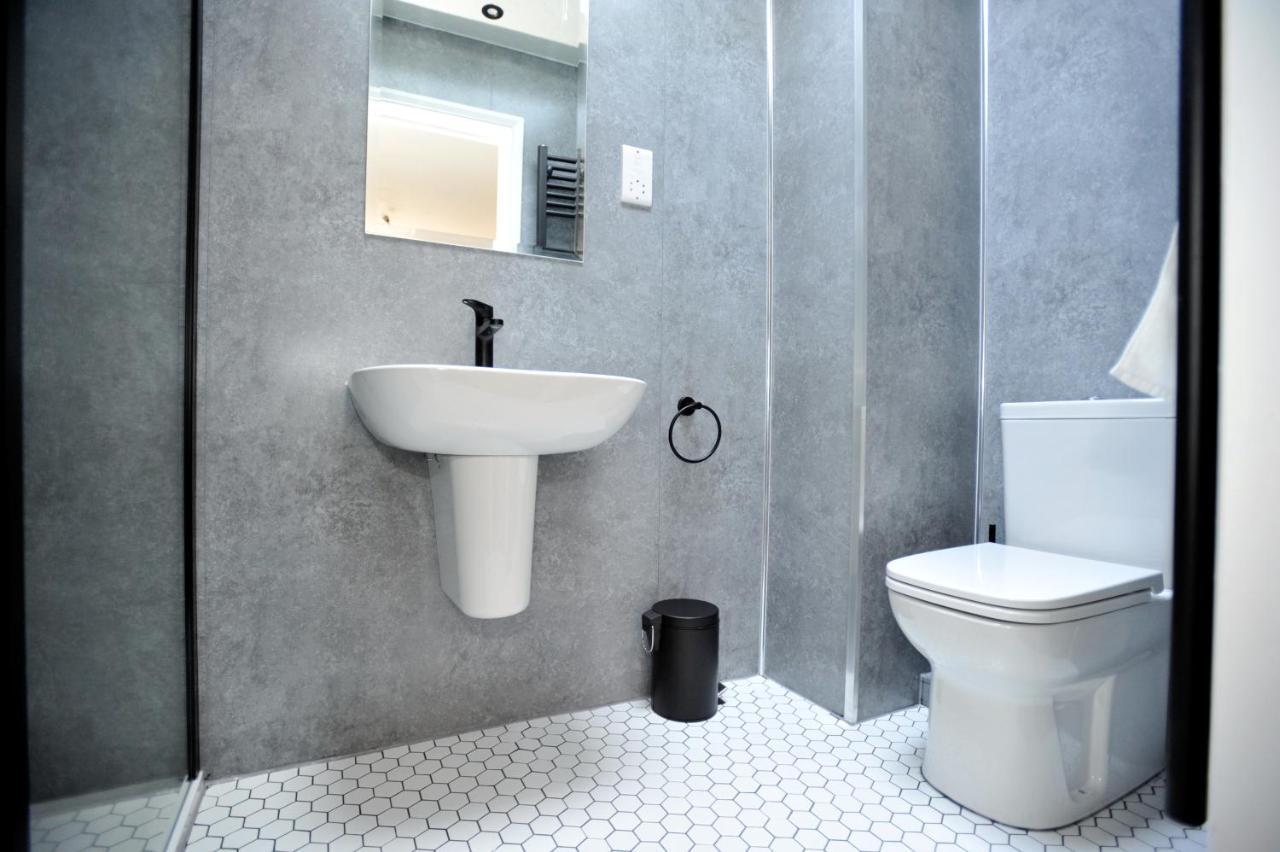 Beechurst Serviced Apartments 첼튼엄 외부 사진